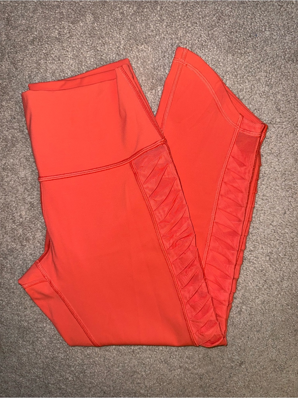 Lululemon size 6